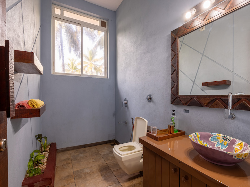 1st Floor Bathroom