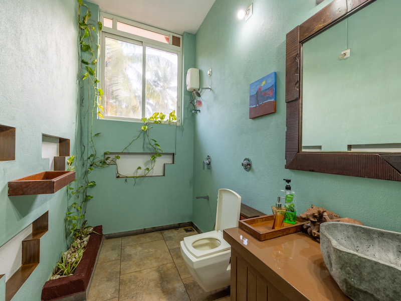 First Floor Bathroom #2