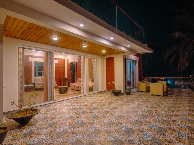 Night view 1st Floor Deck
